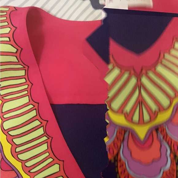 Trina Turk silk cover-up, size XS/S, brand new. - Picture 3 of 6